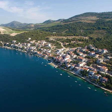 Διαμέρισμα One-bedroom In Komarna Komarna