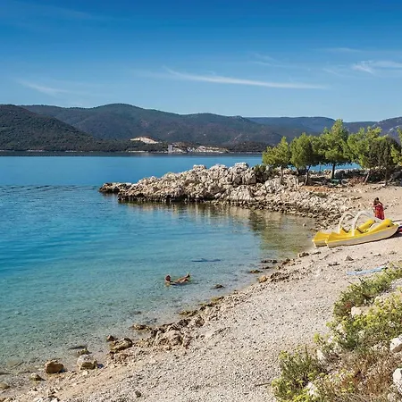 One-bedroom In Komarna Διαμέρισμα