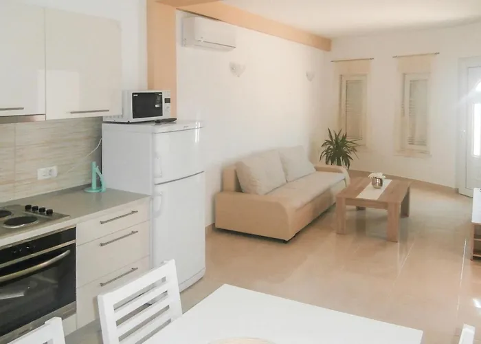 One-bedroom In Apartament Komarna