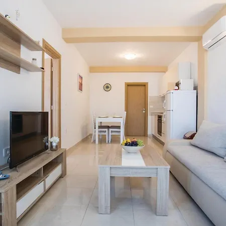 One-bedroom In * Komarna