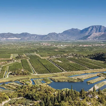 One-bedroom In Komarna Komarna